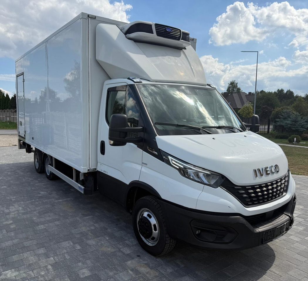 IVECO 40C18 BE COMBI – chłodnia z windą, kat. B+E, polift, 2019 rok - Kühltransporter: das Bild 3 IVECO 40C18 BE COMBI – chłodnia z windą, kat. B+E, polift, 2019 rok - Kühltransporter: das Bild 3