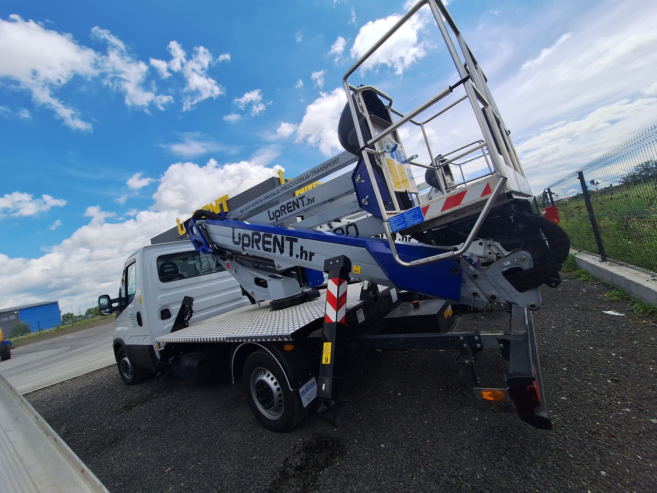 IVECO DAILY 35S144 - LKW mit Arbeitsbühne: das Bild 1 IVECO DAILY 35S144 - LKW mit Arbeitsbühne: das Bild 1