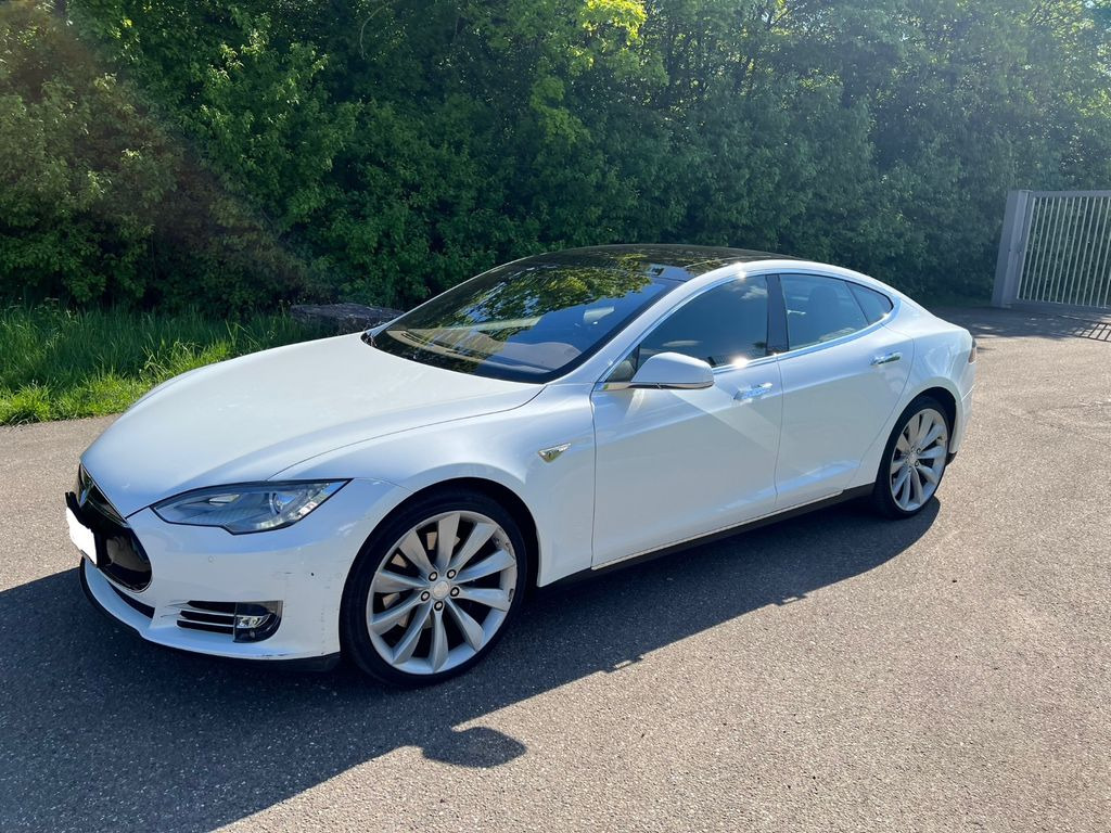 Tesla Model S 85D No free SC - Limousine: das Bild 2 Tesla Model S 85D No free SC - Limousine: das Bild 2