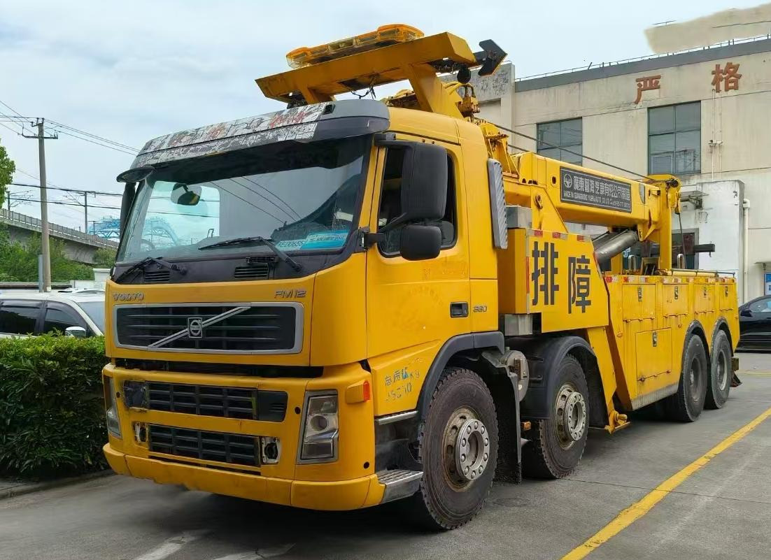 VOLVO FM12 - Abschleppwagen: das Bild 1 VOLVO FM12 - Abschleppwagen: das Bild 1