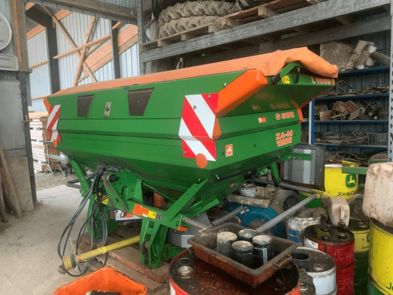 AMAZONE ZAM 2700 - Düngerstreuer: das Bild 1 AMAZONE ZAM 2700 - Düngerstreuer: das Bild 1