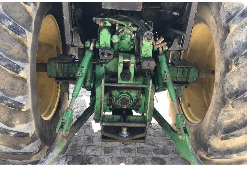 JOHN DEERE 4055 - Traktor: das Bild 5 JOHN DEERE 4055 - Traktor: das Bild 5