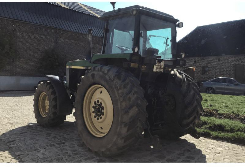 JOHN DEERE 4055 - Traktor: das Bild 2 JOHN DEERE 4055 - Traktor: das Bild 2