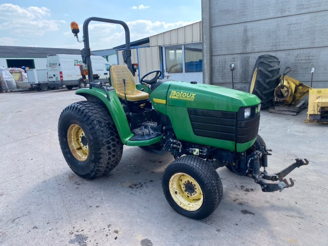 JOHN DEERE 4710 - Traktor: das Bild 3 JOHN DEERE 4710 - Traktor: das Bild 3