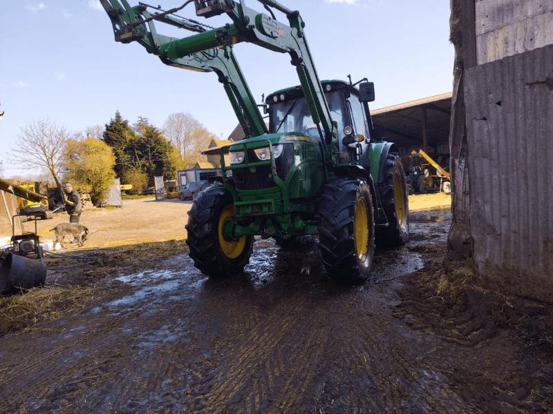 JOHN DEERE 6115M - Traktor: das Bild 2 JOHN DEERE 6115M - Traktor: das Bild 2