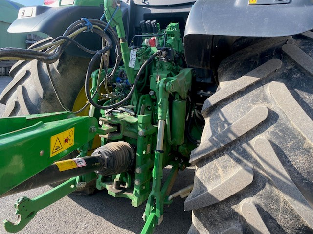 Traktor JOHN DEERE 6130R: das Bild 9