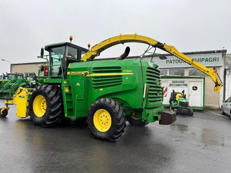 JOHN DEERE 7750 i - Feldhäcksler: das Bild 3 JOHN DEERE 7750 i - Feldhäcksler: das Bild 3