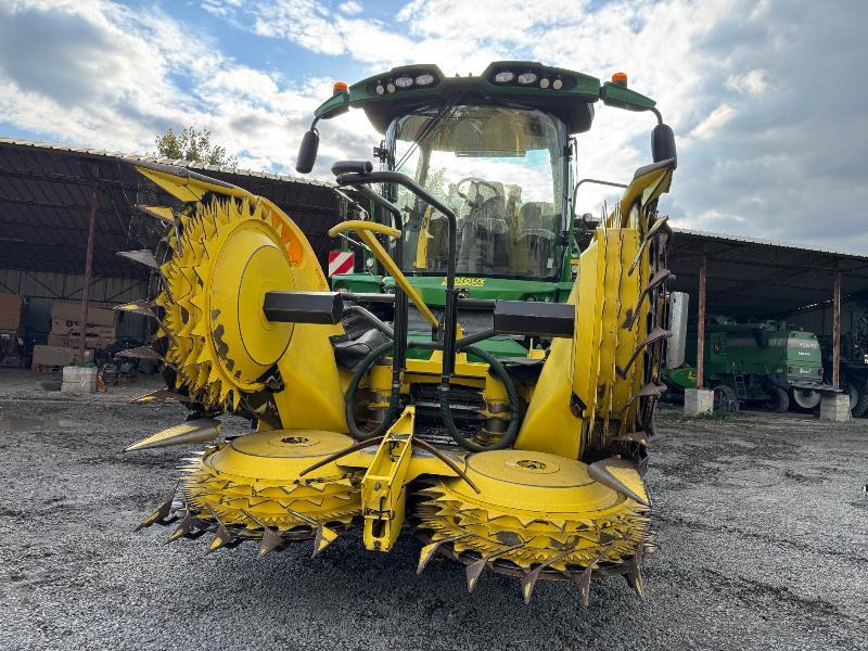 JOHN DEERE 8400 - Feldhäcksler: das Bild 2 JOHN DEERE 8400 - Feldhäcksler: das Bild 2