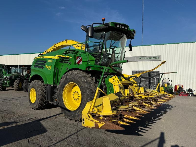 JOHN DEERE 8500 - Feldhäcksler: das Bild 3 JOHN DEERE 8500 - Feldhäcksler: das Bild 3
