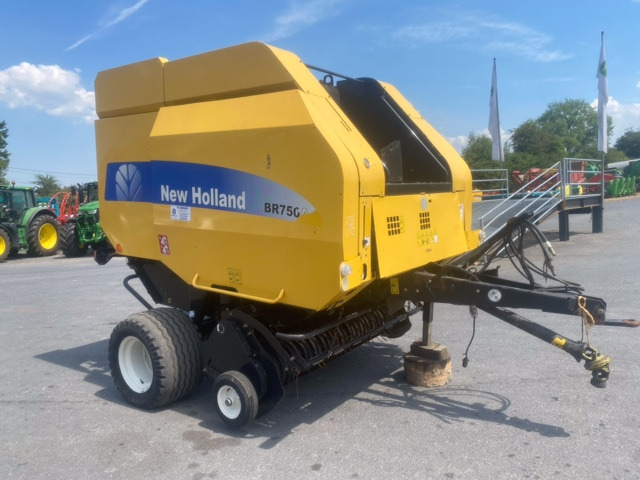 NEW-HOLLAND BR 750 - Rundballenpresse: das Bild 3 NEW-HOLLAND BR 750 - Rundballenpresse: das Bild 3
