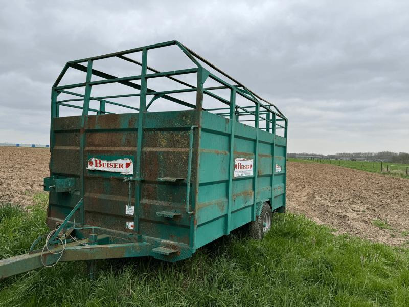 ROBUST 380 - Tiertransporter Anhänger: das Bild 1 ROBUST 380 - Tiertransporter Anhänger: das Bild 1