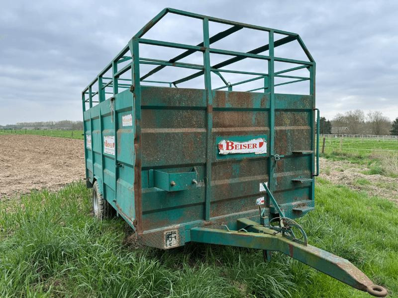 ROBUST 380 - Tiertransporter Anhänger: das Bild 5 ROBUST 380 - Tiertransporter Anhänger: das Bild 5