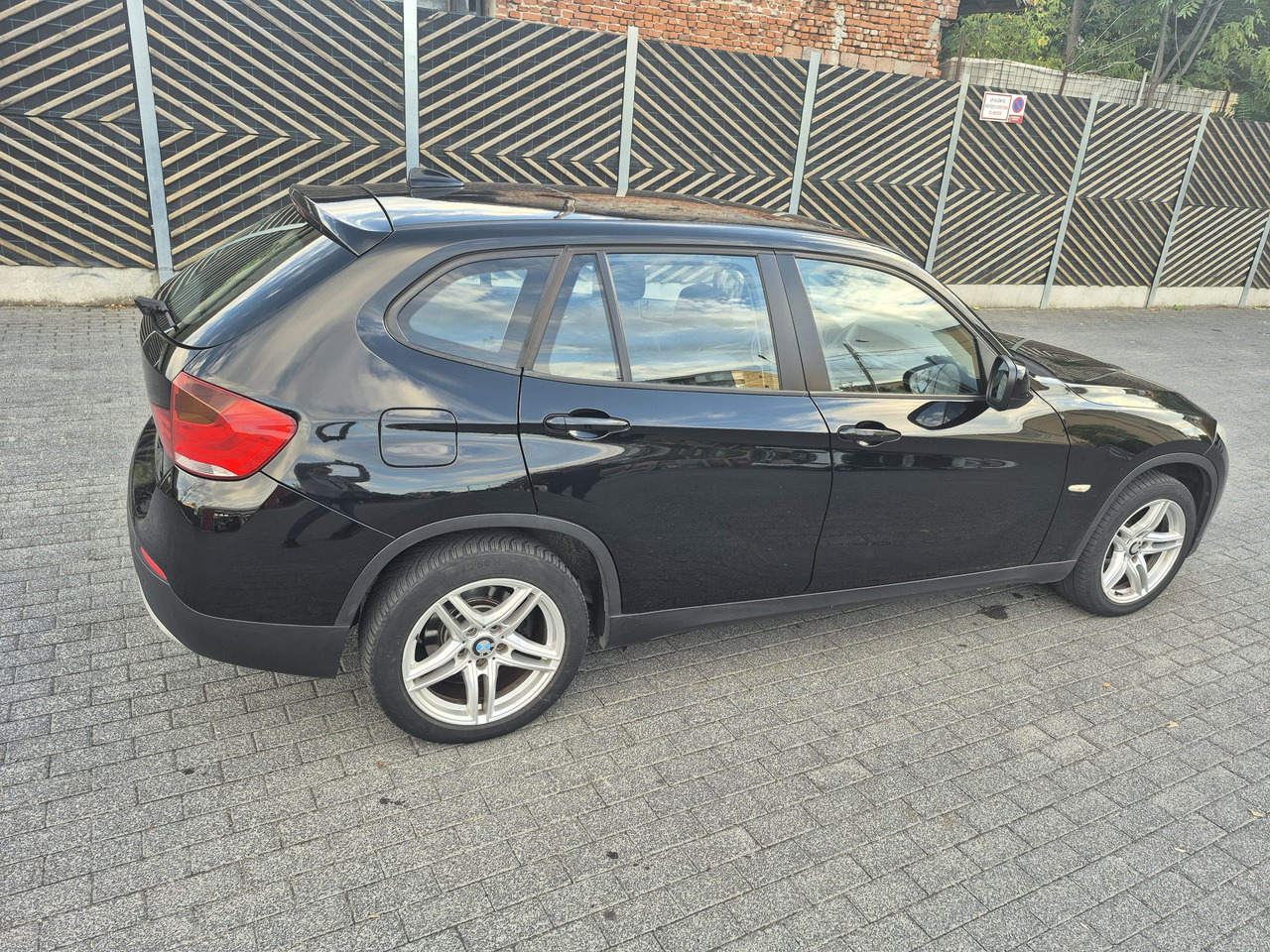 BMW X1 - SUV/ Geländewagen: das Bild 4 BMW X1 - SUV/ Geländewagen: das Bild 4