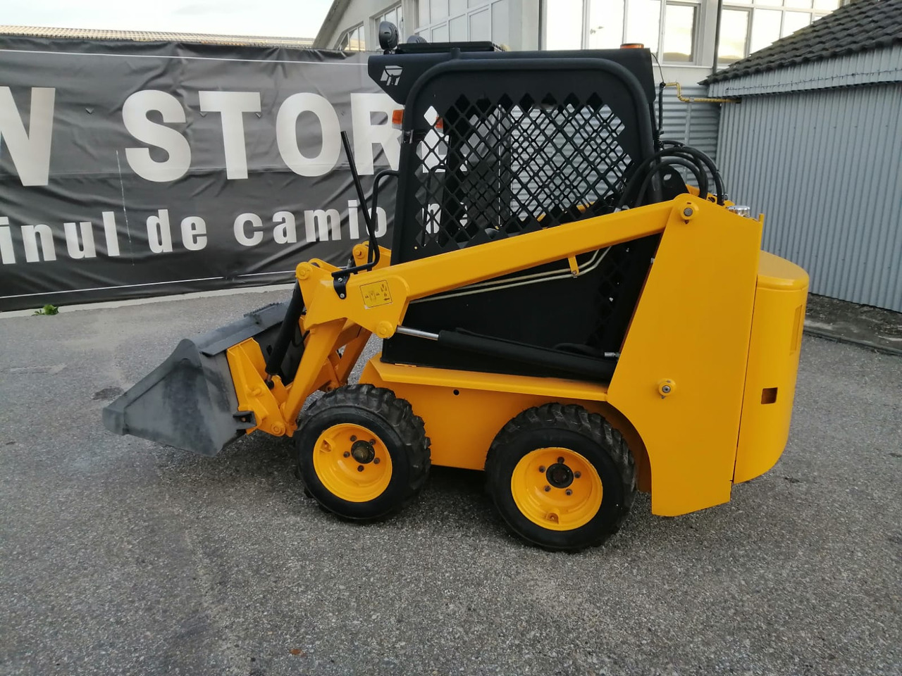 Bobcat Front Loader Ram Italia FM 120 – Hammer Installation - Kompaktlader: das Bild 4 Bobcat Front Loader Ram Italia FM 120 – Hammer Installation - Kompaktlader: das Bild 4