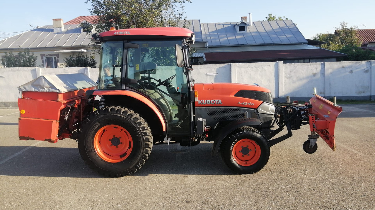 KUBOTA L4240 Narrow spaces tractor/vineyard/fruit tree/communal, TOP ! - Traktor: das Bild 2 KUBOTA L4240 Narrow spaces tractor/vineyard/fruit tree/communal, TOP ! - Traktor: das Bild 2