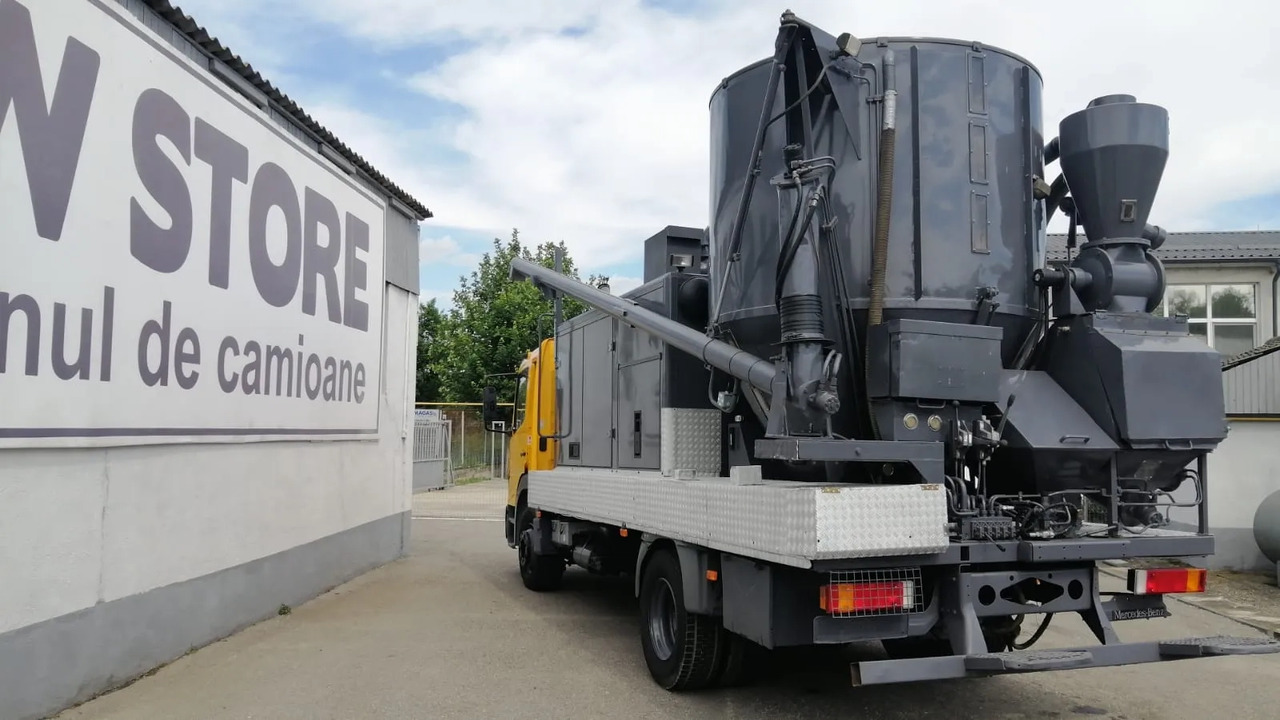 Mercedes-Benz Atego & Gmelin Animal Feed Mill and Mixer/FNC - Fütterungstechnik: das Bild 4 Mercedes-Benz Atego & Gmelin Animal Feed Mill and Mixer/FNC - Fütterungstechnik: das Bild 4