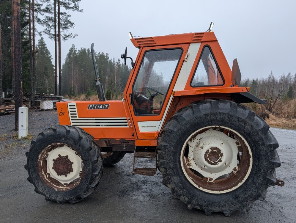 FIAT 780DT 4WD - Traktor: das Bild 2 FIAT 780DT 4WD - Traktor: das Bild 2