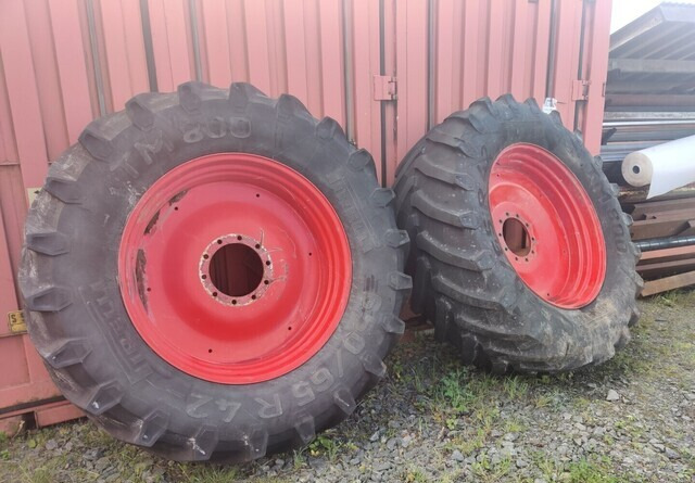 Fendt Takarenkaat 650/65R42 vanteineen - Reifen für Traktor: das Bild 1 Fendt Takarenkaat 650/65R42 vanteineen - Reifen für Traktor: das Bild 1
