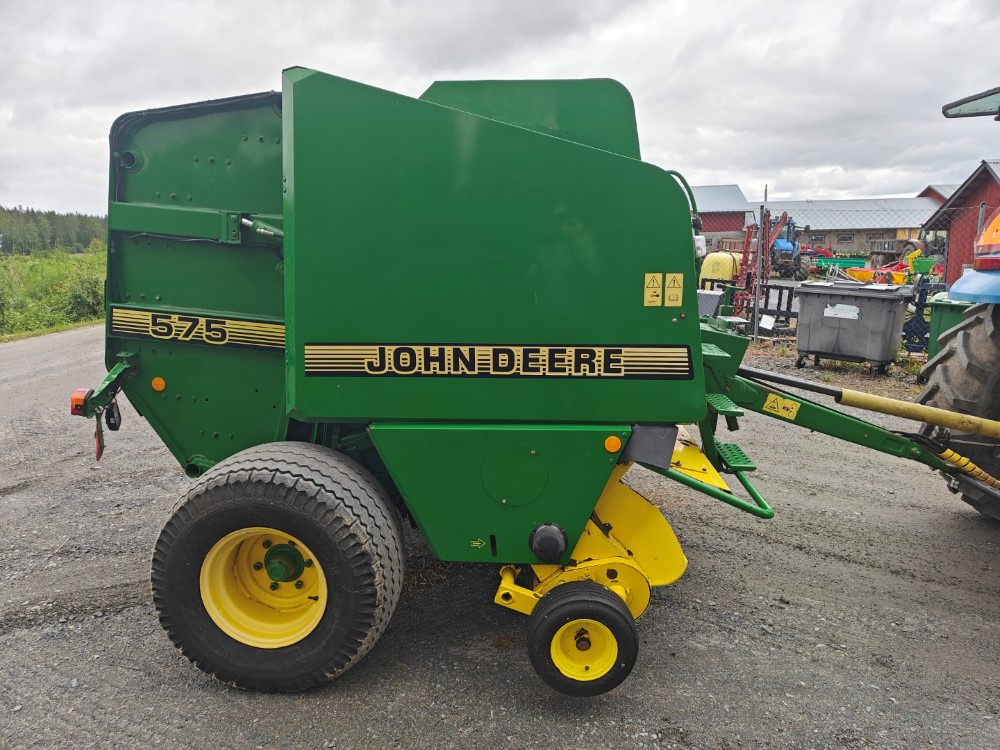 JOHN DEERE Pyöröpaalain 575 - Rundballenpresse: das Bild 4 JOHN DEERE Pyöröpaalain 575 - Rundballenpresse: das Bild 4