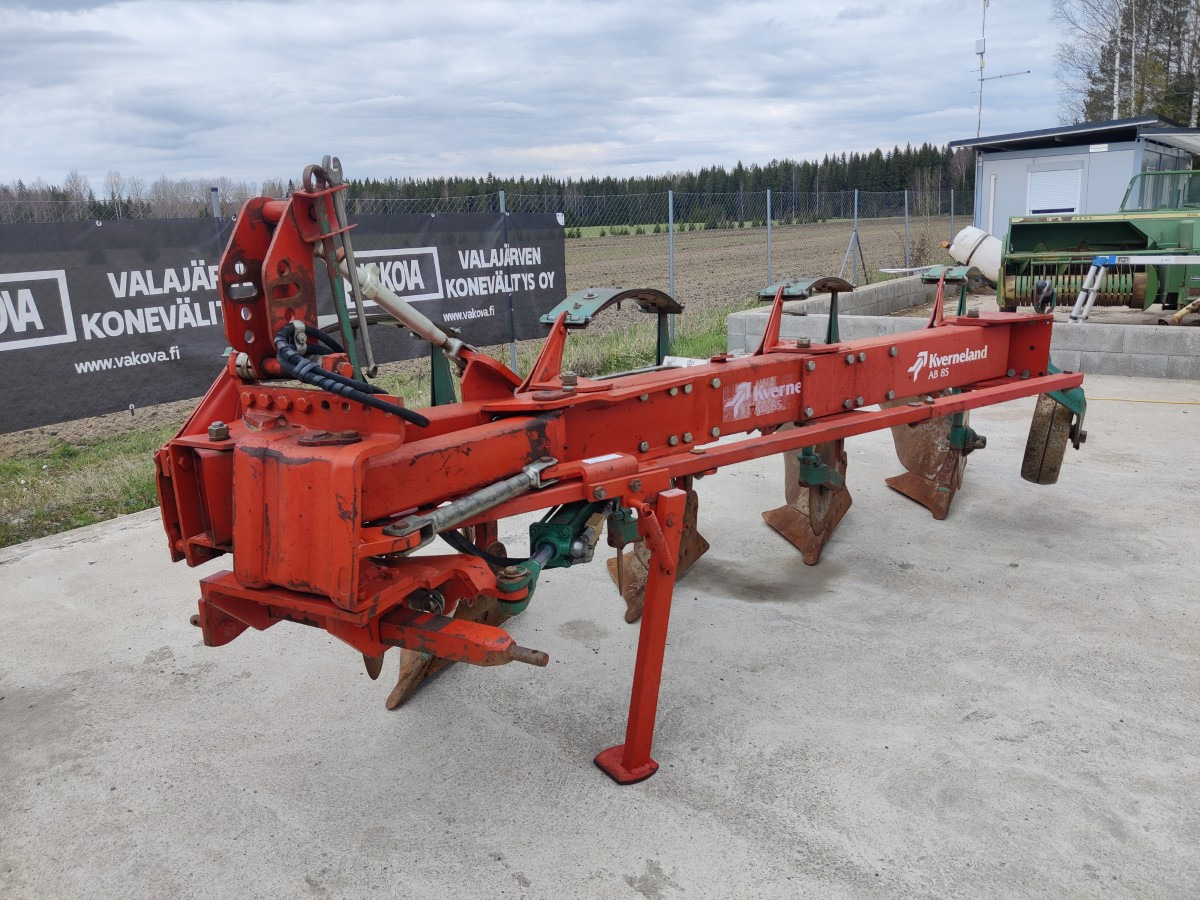 KVERNELAND AB85 4-siipinen sarka-aura - Pflug: das Bild 2 KVERNELAND AB85 4-siipinen sarka-aura - Pflug: das Bild 2