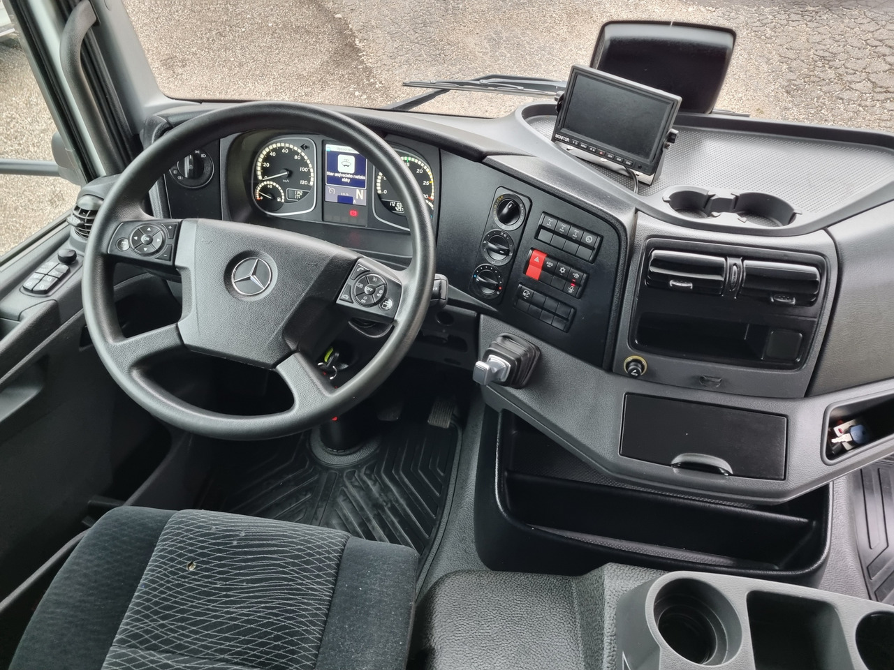 MERCEDES-BENZ ATEGO 1323 4x4 ABROLKIPPER - Abrollkipper: das Bild 2 MERCEDES-BENZ ATEGO 1323 4x4 ABROLKIPPER - Abrollkipper: das Bild 2