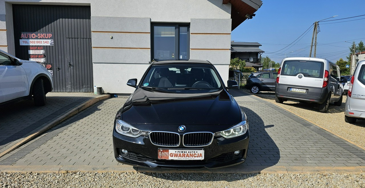 BMW SERIA 3 V (F30/F31/F34) BMW SERIA 3 BMW 330D xDrive ładny stan 4x4 sedan - Limousine: das Bild 2 BMW SERIA 3 V (F30/F31/F34) BMW SERIA 3 BMW 330D xDrive ładny stan 4x4 sedan - Limousine: das Bild 2