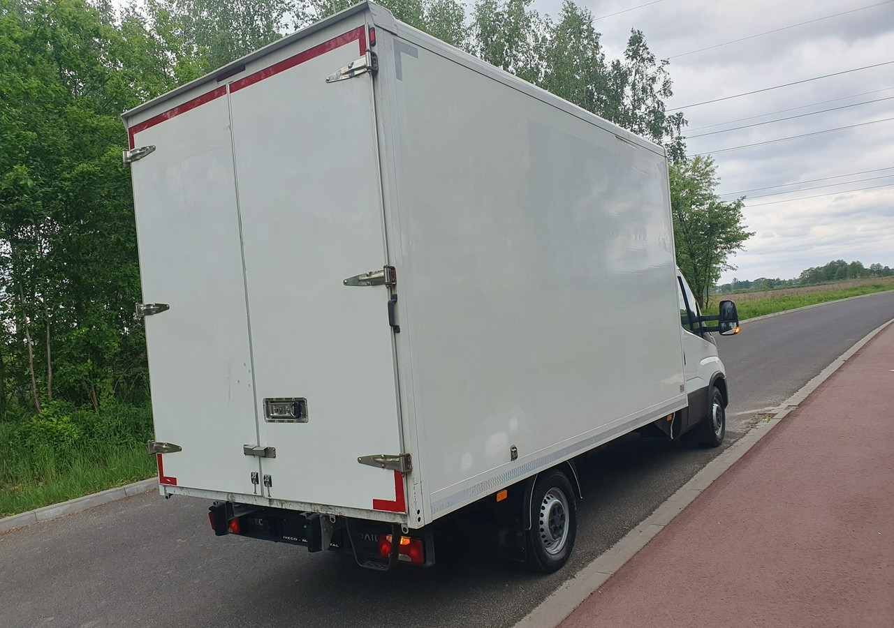 Iveco 35 Daily 35S14 klima * 3 osobowy *nowy rozrząd * - Koffer Transporter: das Bild 4 Iveco 35 Daily 35S14 klima * 3 osobowy *nowy rozrząd * - Koffer Transporter: das Bild 4