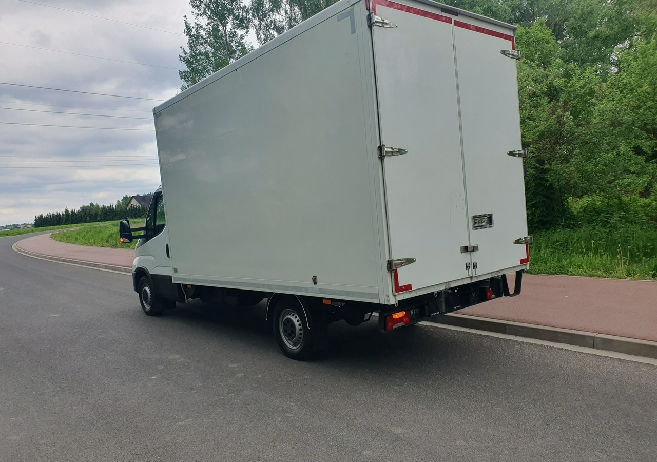 Iveco 35 Daily 35S14 klima * 3 osobowy *nowy rozrząd * - Koffer Transporter: das Bild 5 Iveco 35 Daily 35S14 klima * 3 osobowy *nowy rozrząd * - Koffer Transporter: das Bild 5