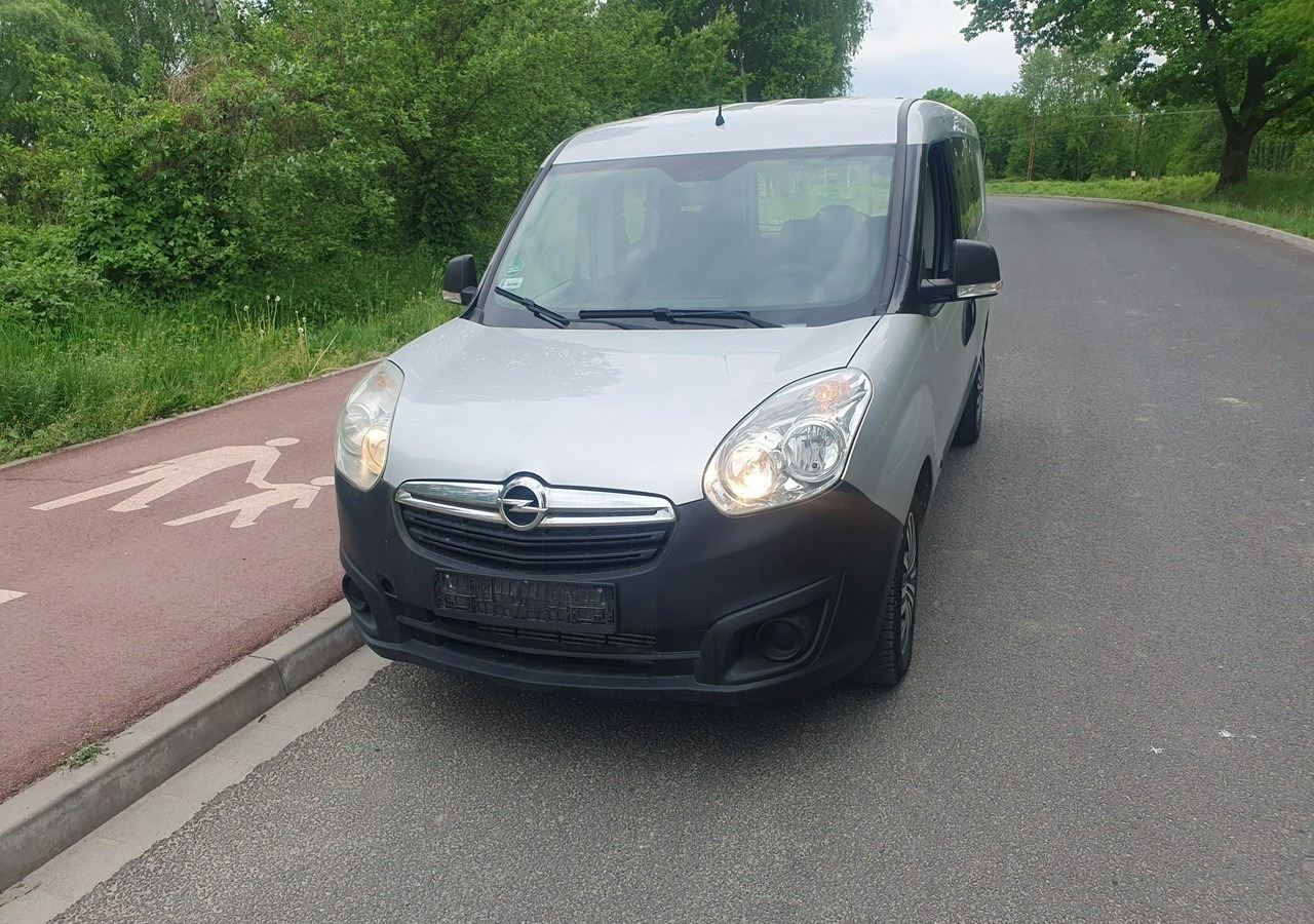Opel Combo III wersja długa *long* - PKW: das Bild 2 Opel Combo III wersja długa *long* - PKW: das Bild 2