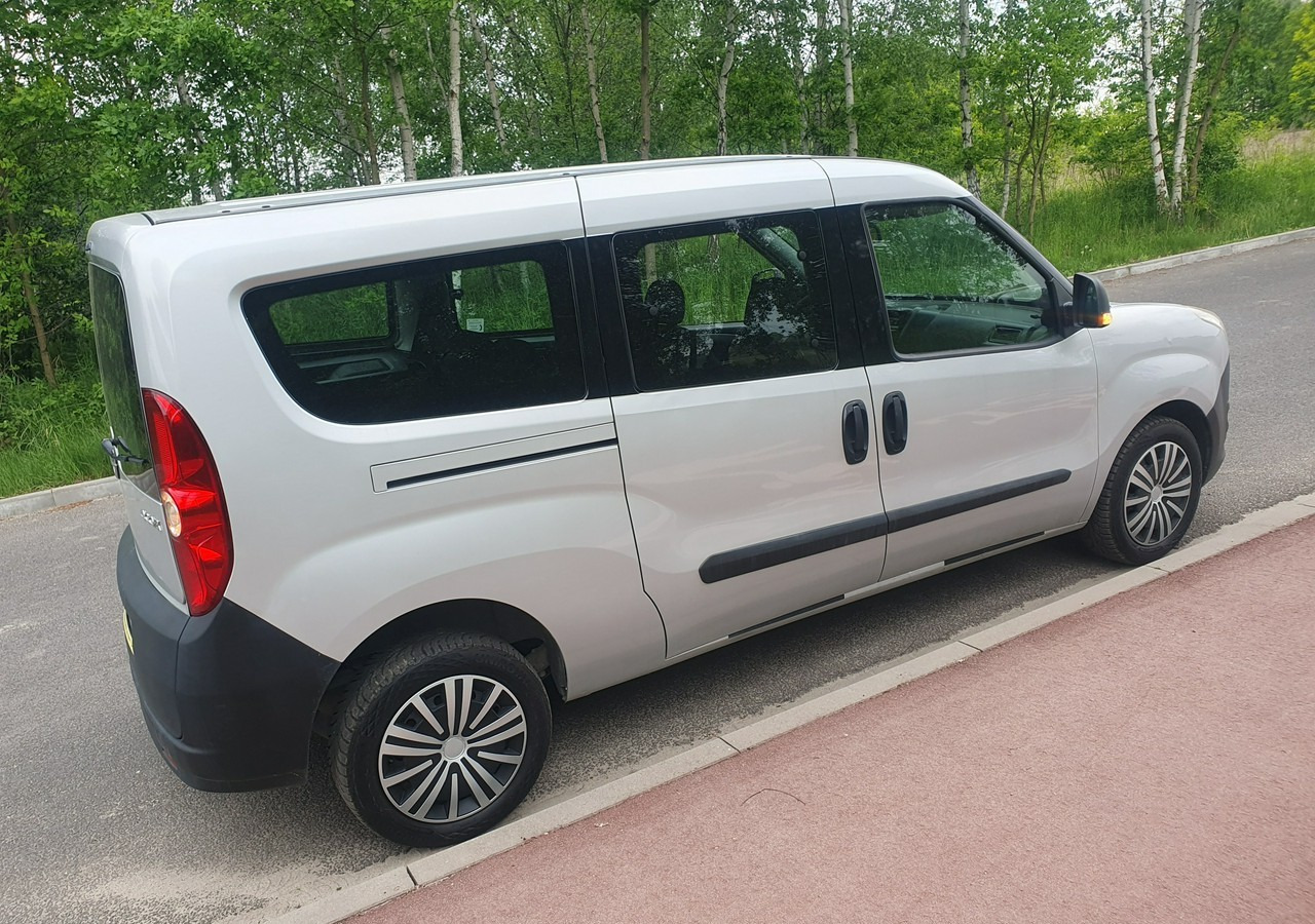Opel Combo long*combo *doblo* krajówka *fv vat 23%* - PKW: das Bild 5 Opel Combo long*combo *doblo* krajówka *fv vat 23%* - PKW: das Bild 5