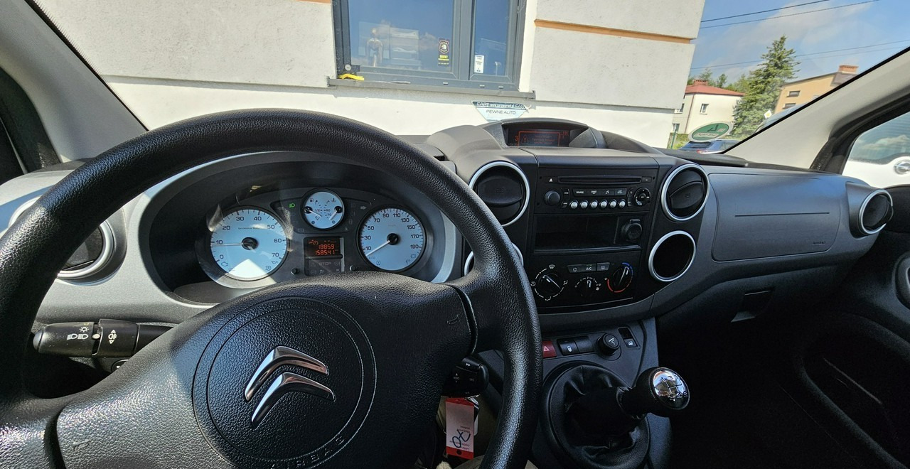 PKW Peugeot Partner II 5 -osobowy: das Bild 11