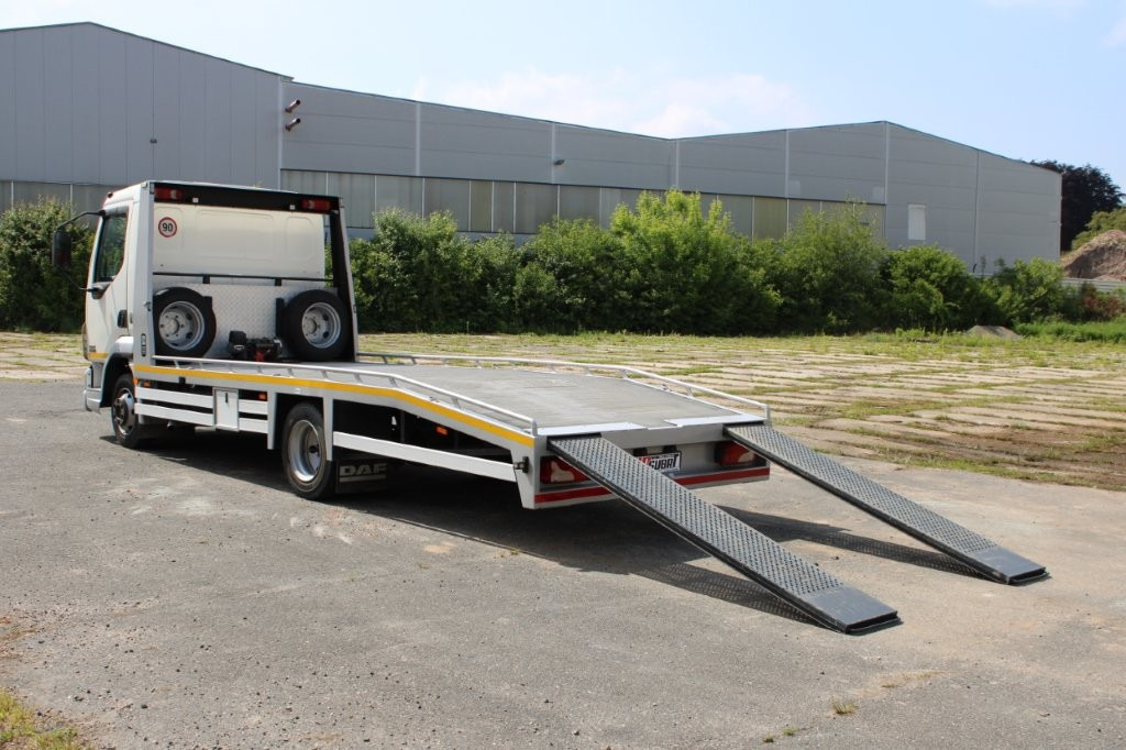 DAF FA LF 45.130 ODTAHOVÉ VOZIDLO - Abschleppwagen: das Bild 5 DAF FA LF 45.130 ODTAHOVÉ VOZIDLO - Abschleppwagen: das Bild 5