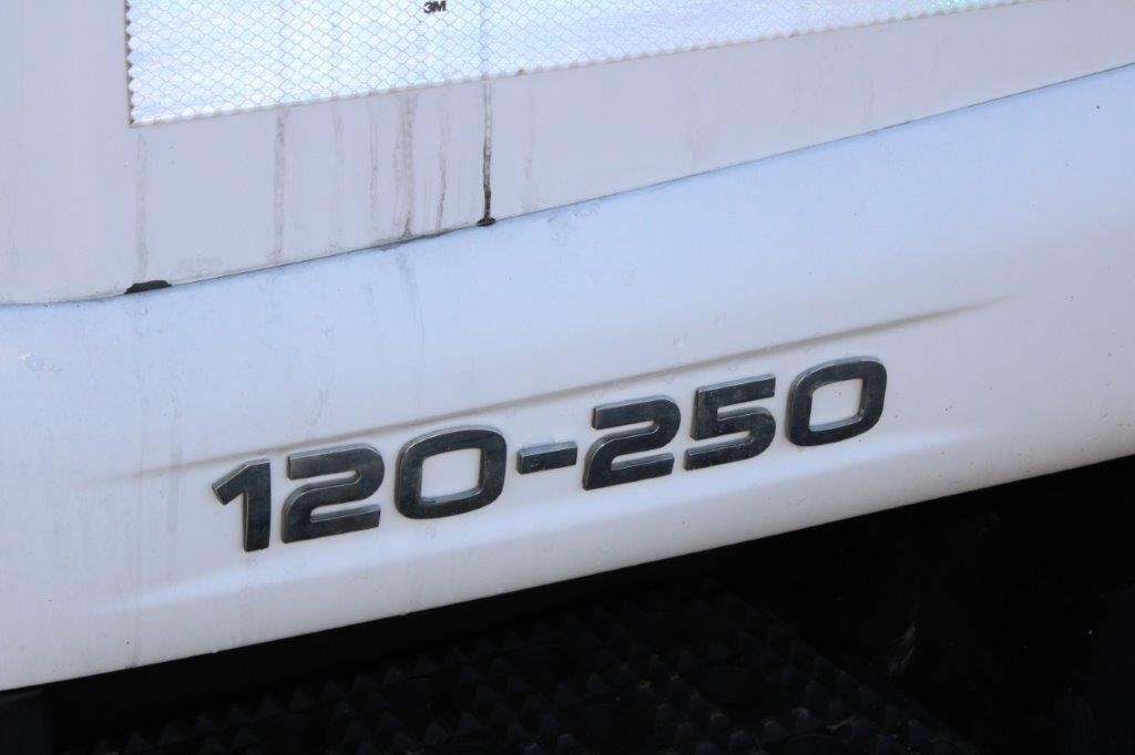 Iveco Eurocargo 120E250 - Plane LKW: das Bild 4 Iveco Eurocargo 120E250 - Plane LKW: das Bild 4