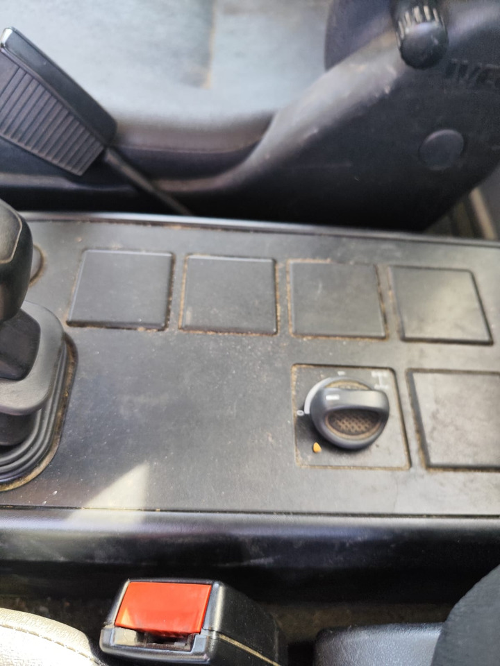 IVECO EUROCARGO 120-90L - Autokran: das Bild 3 IVECO EUROCARGO 120-90L - Autokran: das Bild 3