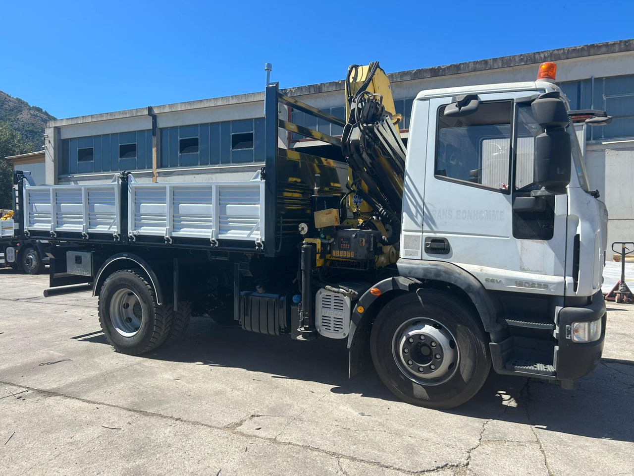 IVECO EUROCARGO 160E28 - Autokran: das Bild 3 IVECO EUROCARGO 160E28 - Autokran: das Bild 3