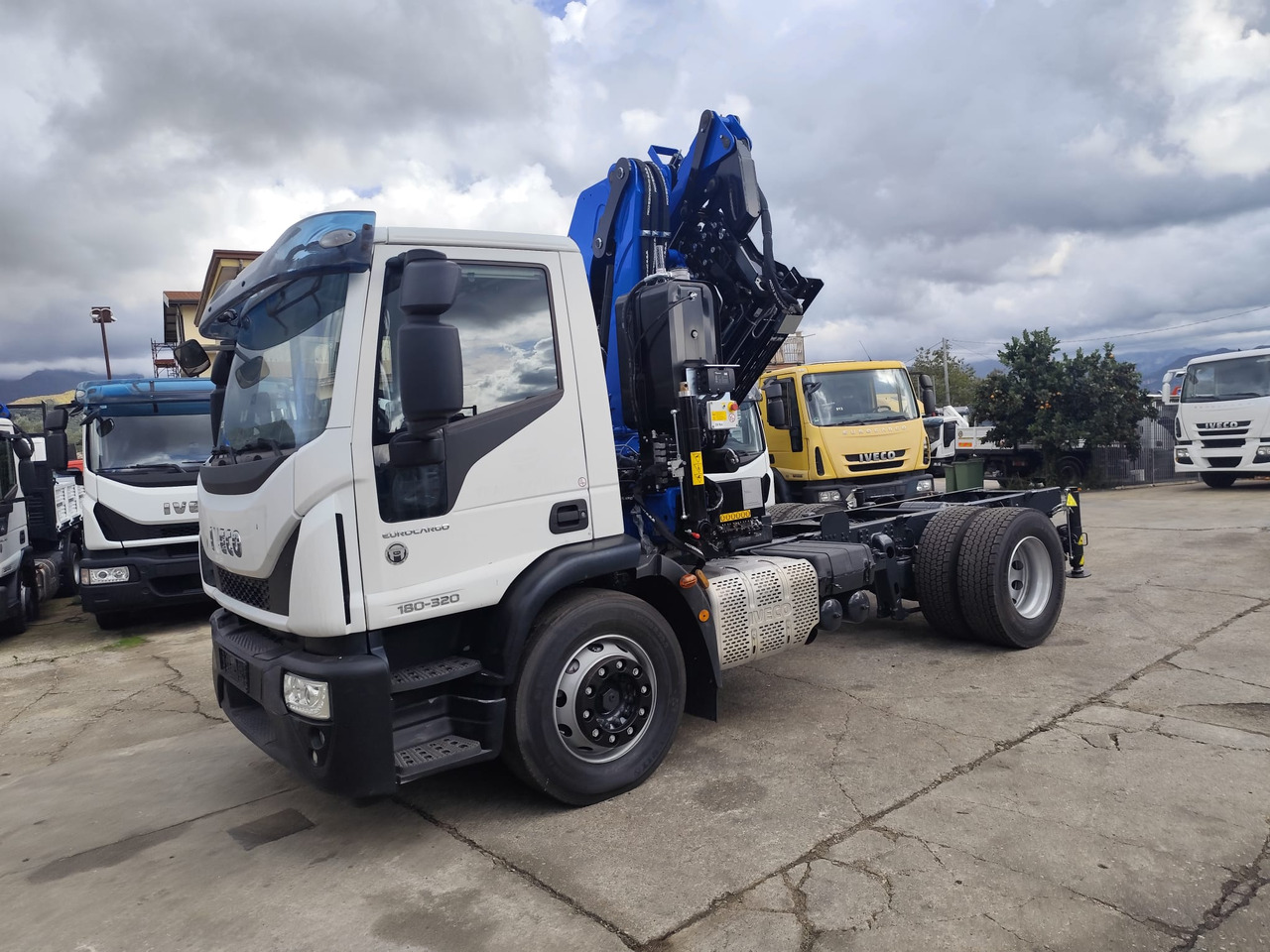 IVECO EUROCARGO 180-320 - Kipper, Autokran: das Bild 4 IVECO EUROCARGO 180-320 - Kipper, Autokran: das Bild 4