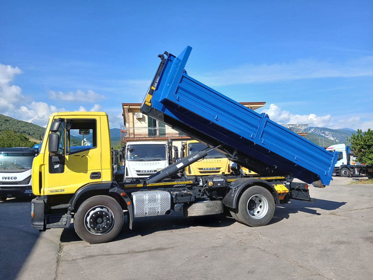 IVECO EUROCARGO 190EL25 - Abrollkipper: das Bild 4 IVECO EUROCARGO 190EL25 - Abrollkipper: das Bild 4