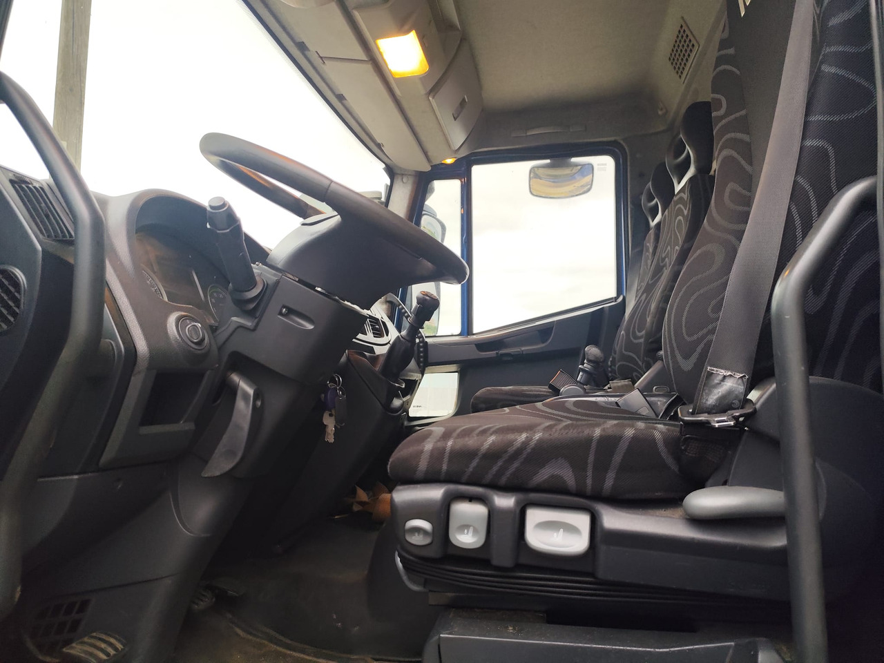 IVECO EUROCARGO 190EL28 - Fahrgestell LKW: das Bild 5 IVECO EUROCARGO 190EL28 - Fahrgestell LKW: das Bild 5