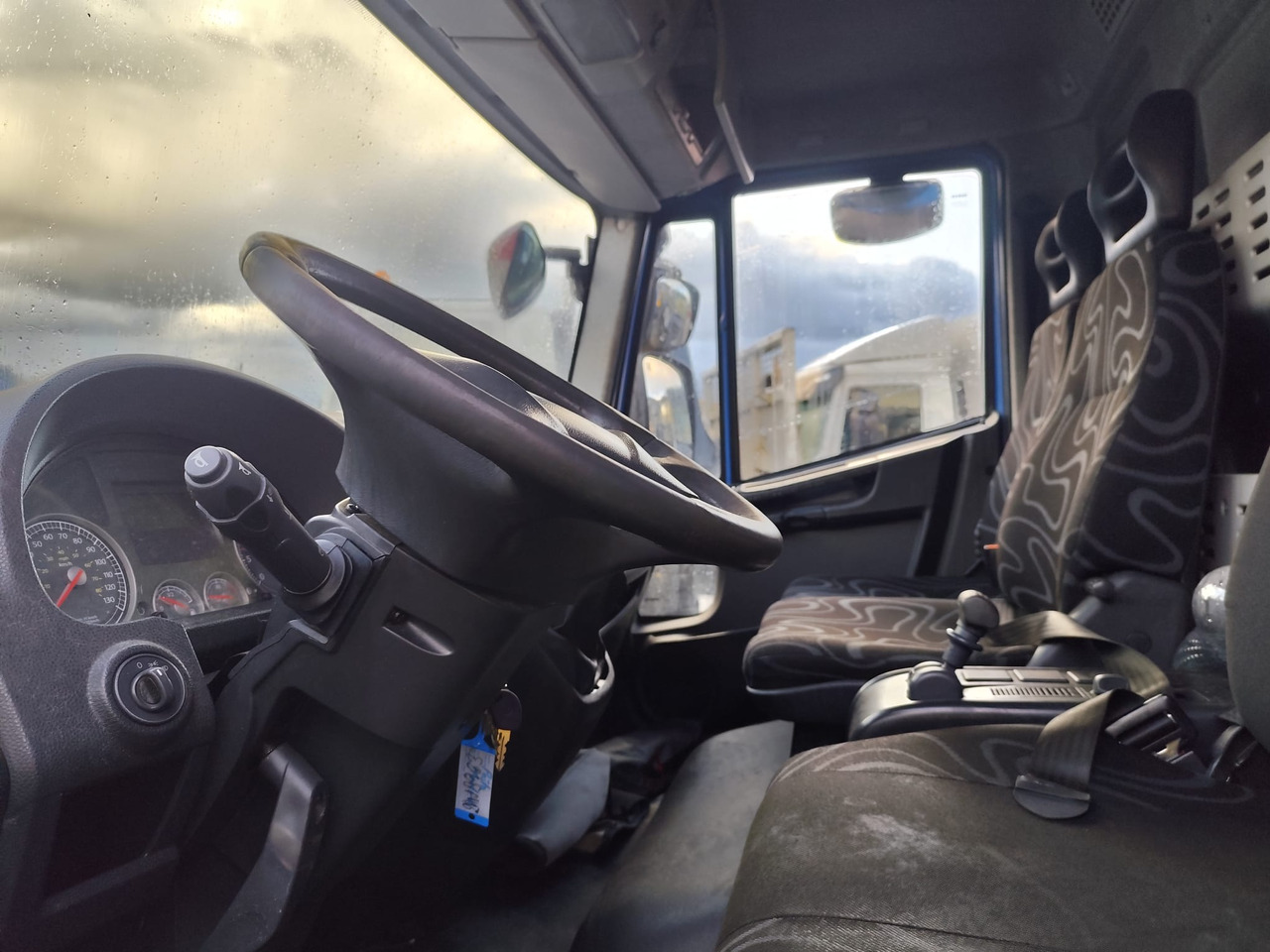 Fahrgestell LKW IVECO EUROCARGO 190EL28: das Bild 7