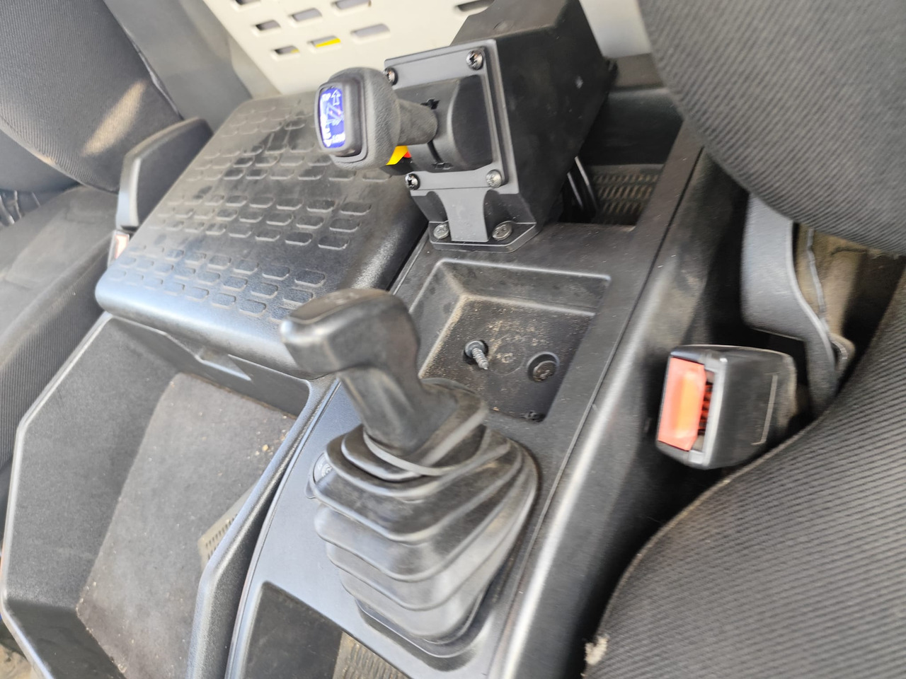 IVECO EUROCARGO 75-160 - Autokran: das Bild 5 IVECO EUROCARGO 75-160 - Autokran: das Bild 5