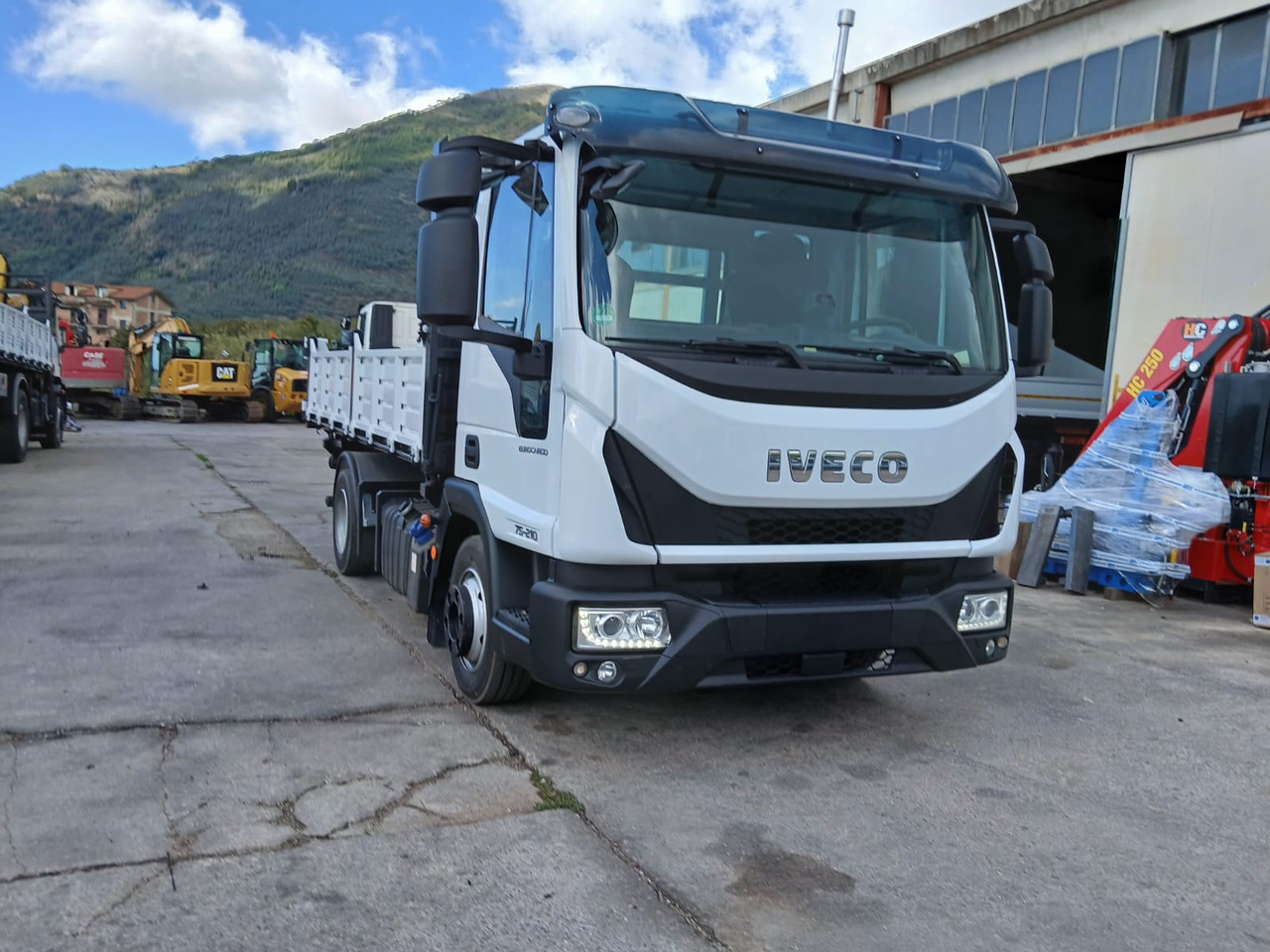 IVECO EUROCARGO 75-210 - Kipper: das Bild 3 IVECO EUROCARGO 75-210 - Kipper: das Bild 3