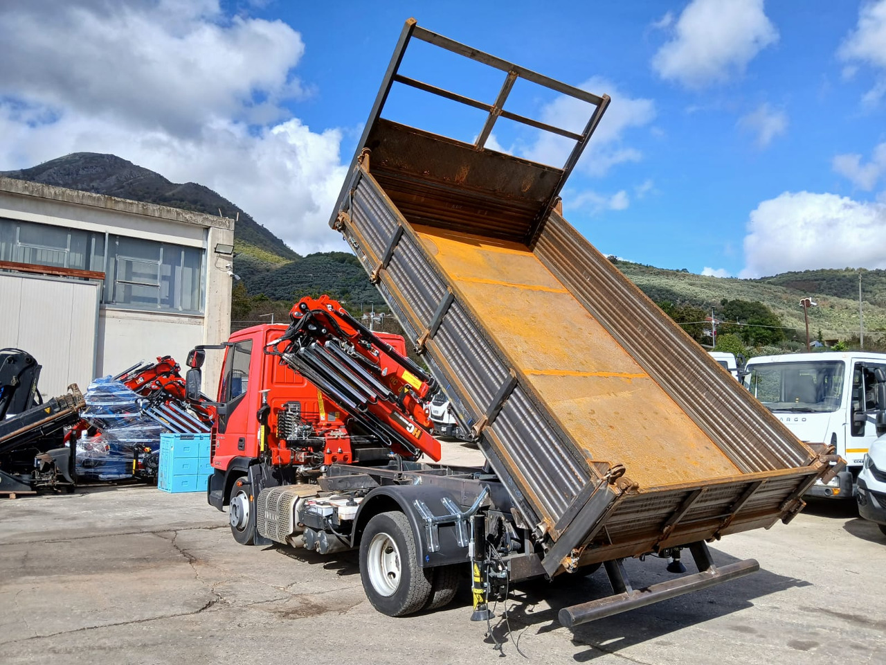 IVECO EUROCARGO 80-190 - Autokran: das Bild 4 IVECO EUROCARGO 80-190 - Autokran: das Bild 4