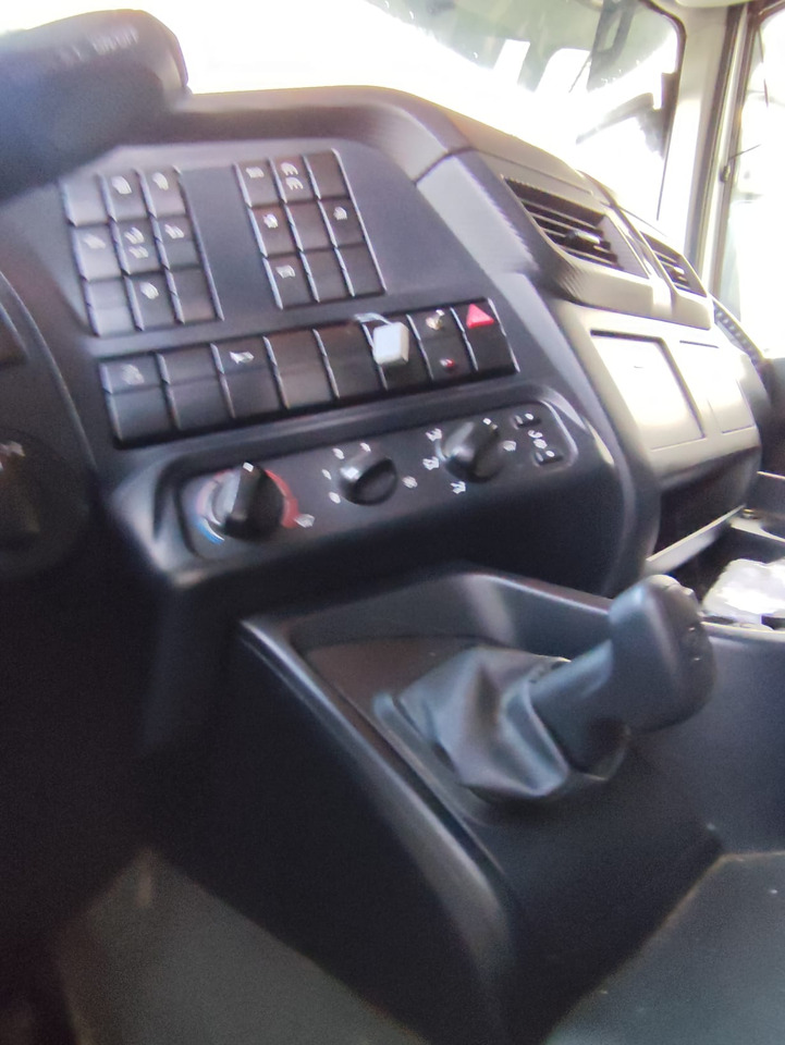 IVECO STRALIS AD 260S31 XP - Fahrgestell LKW: das Bild 2 IVECO STRALIS AD 260S31 XP - Fahrgestell LKW: das Bild 2