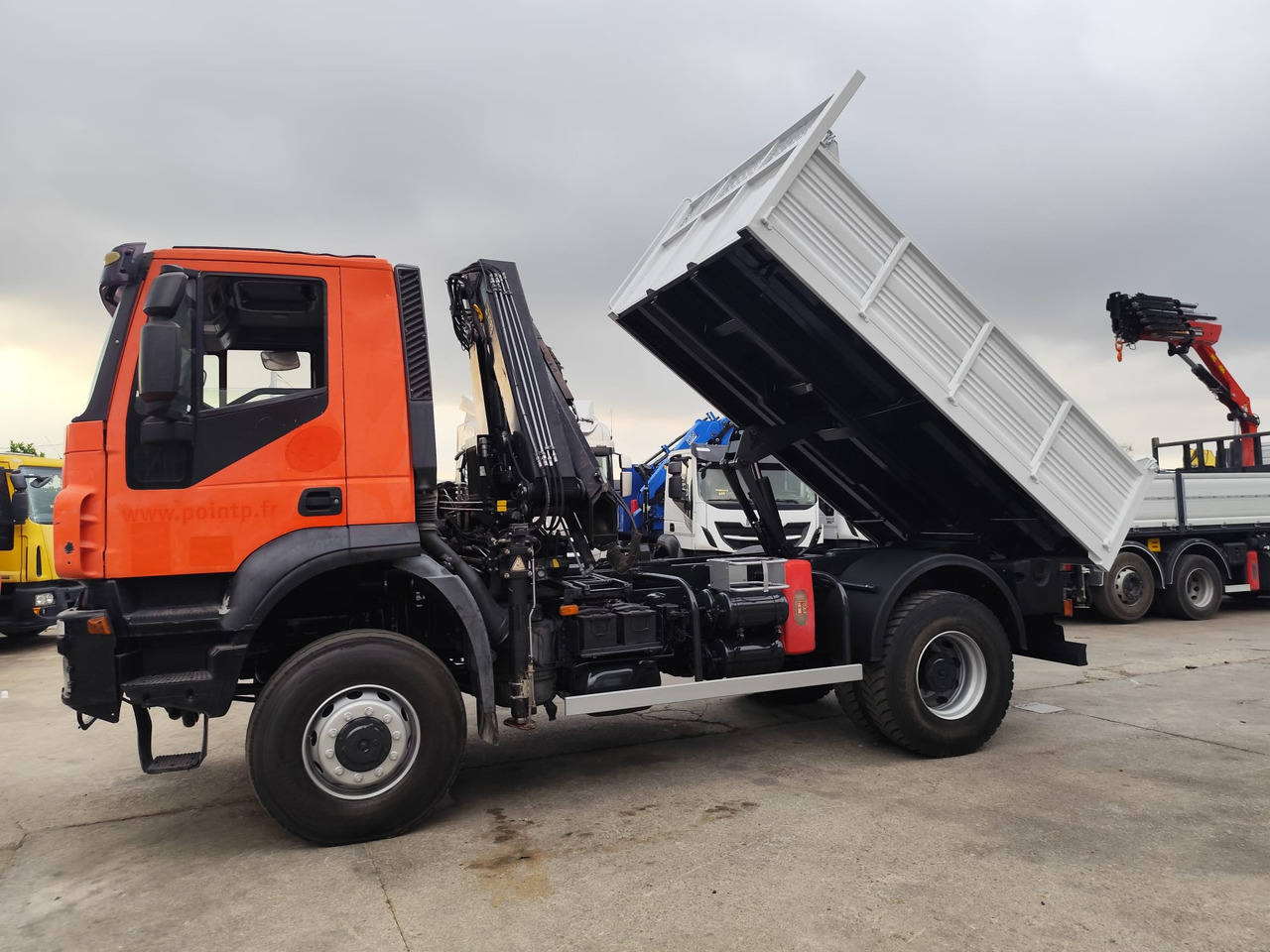 IVECO TRAKKER 190T36 - Autokran: das Bild 2 IVECO TRAKKER 190T36 - Autokran: das Bild 2