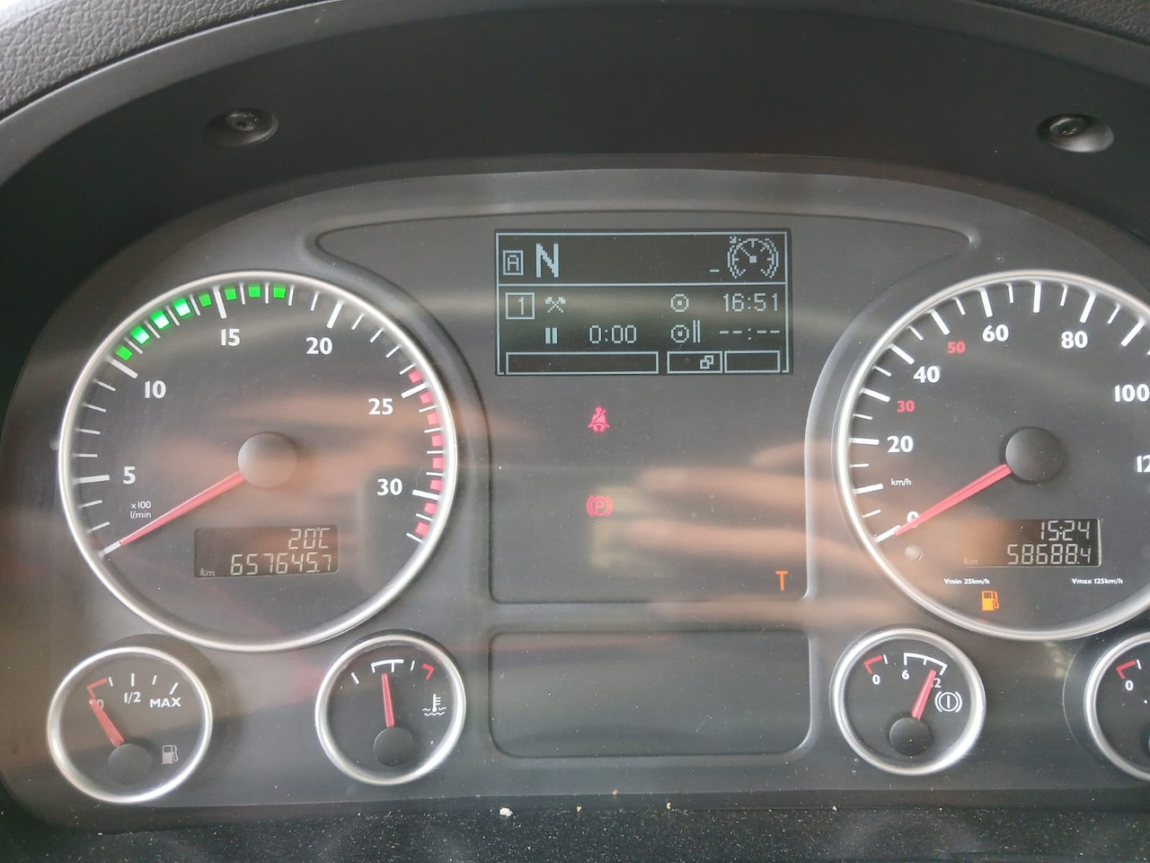 MAN TGX 26.440 - Fahrgestell LKW: das Bild 2 MAN TGX 26.440 - Fahrgestell LKW: das Bild 2