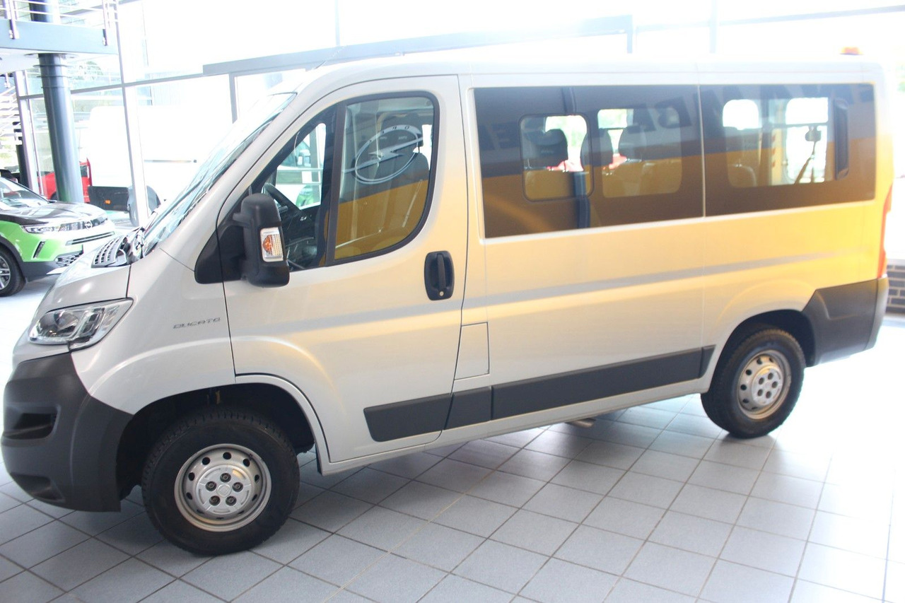 Fiat Ducato Kombi 33 150 L1H1 9-Sitzer Rollstuhlrampe - Personentransporter: das Bild 4 Fiat Ducato Kombi 33 150 L1H1 9-Sitzer Rollstuhlrampe - Personentransporter: das Bild 4