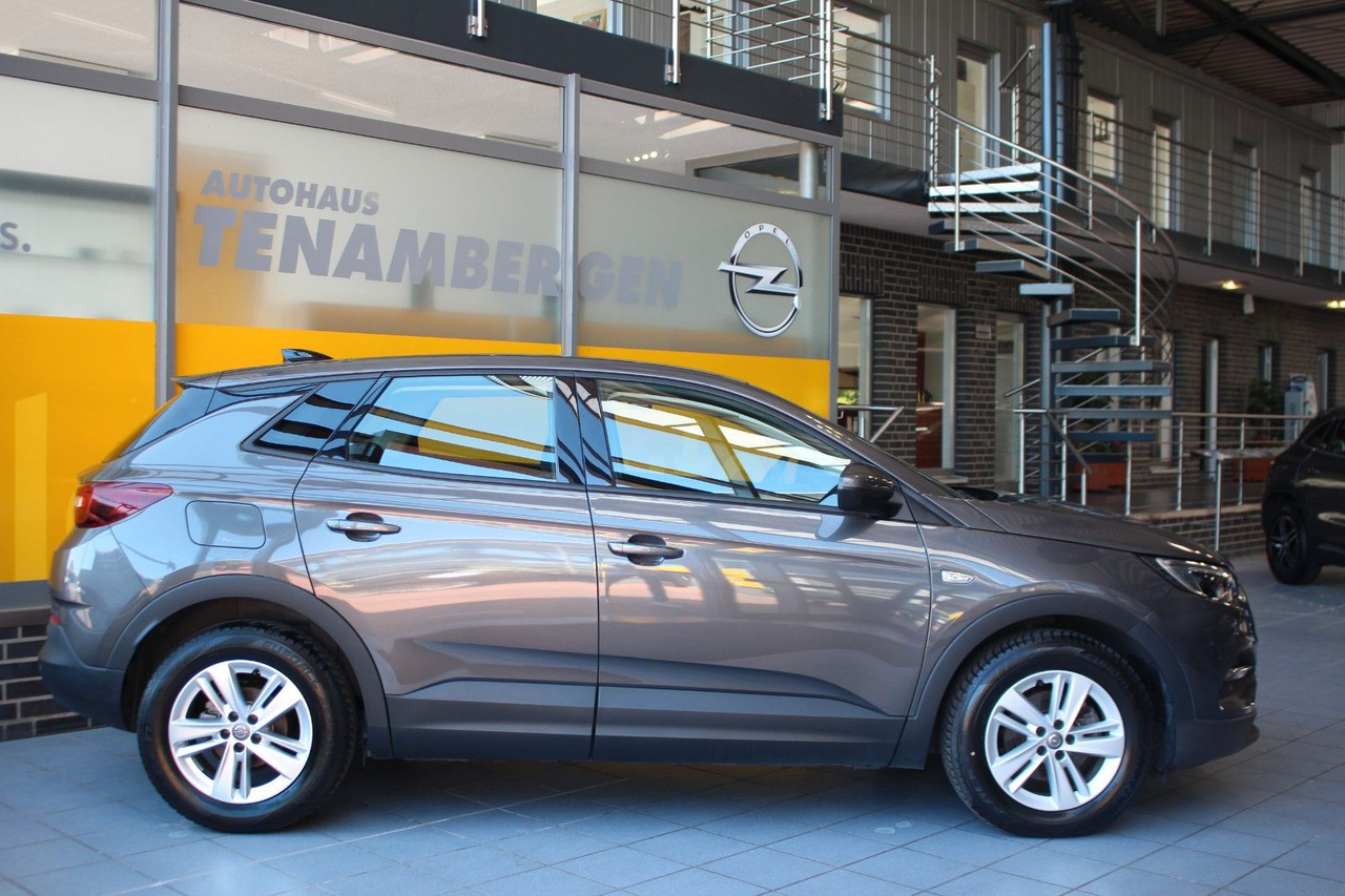 Opel Grandland Edition 1.2 Automatik Navi PDC v+h LED - SUV/ Geländewagen: das Bild 3 Opel Grandland Edition 1.2 Automatik Navi PDC v+h LED - SUV/ Geländewagen: das Bild 3