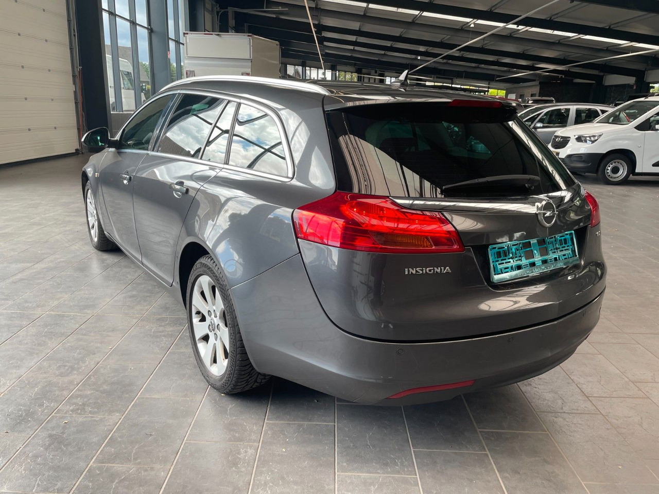Opel Insignia A Sports Tourer 150 Jahre Opel AHK - PKW: das Bild 4 Opel Insignia A Sports Tourer 150 Jahre Opel AHK - PKW: das Bild 4