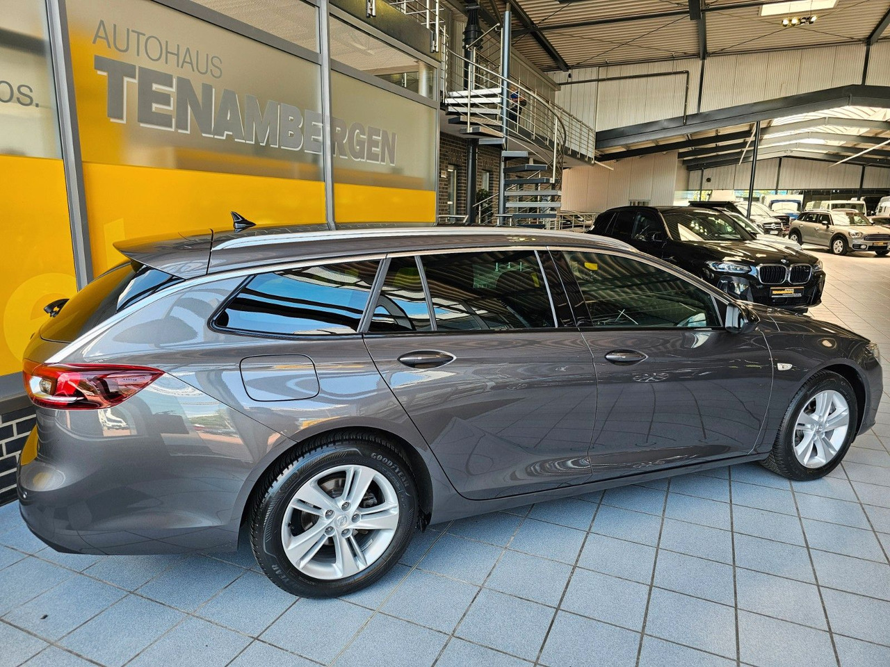 Opel Insignia B ST Business IntelliLux LED Tot Winkel - PKW: das Bild 2 Opel Insignia B ST Business IntelliLux LED Tot Winkel - PKW: das Bild 2