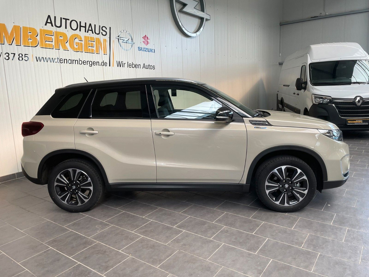 Suzuki Vitara 1.5 Mild-Hybrid Comfort+ 4x2 LED DAB+ ACC - SUV/ Geländewagen: das Bild 2 Suzuki Vitara 1.5 Mild-Hybrid Comfort+ 4x2 LED DAB+ ACC - SUV/ Geländewagen: das Bild 2